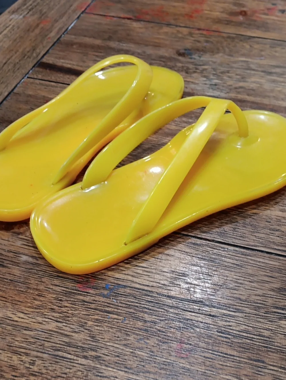 Wonder Nation Girls Yellow Jelly Flip Flop Sandals - Classic Summer Style